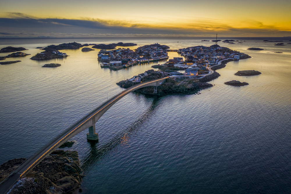 Henningsvær i skumringstimen